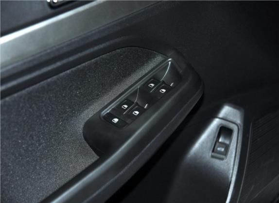 朗逸 2015款 1.6L 手动风尚版 车厢座椅   门窗控制