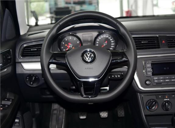朗逸 2015款 1.6L 手动舒适版 中控类   驾驶位