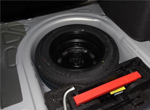 朗逸 2015款 1.6L 自动舒适版 其他细节类   备胎