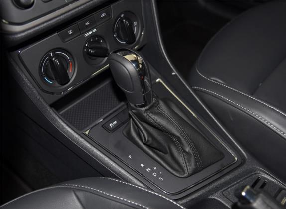朗逸 2015款 1.6L 自动舒适版 中控类   挡把