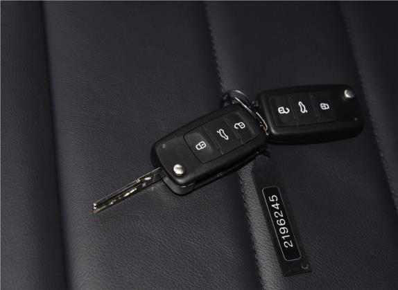 朗逸 2015款 230TSI 手动舒适版 其他细节类   钥匙