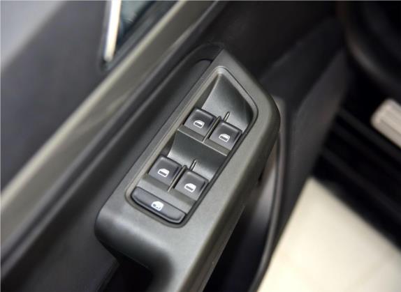 朗逸 2015款 230TSI DSG舒适版 车厢座椅   门窗控制