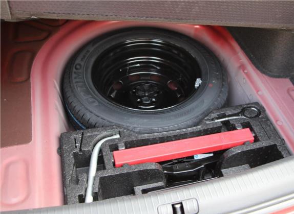 朗逸 2015款 230TSI 手动豪华版 其他细节类   备胎