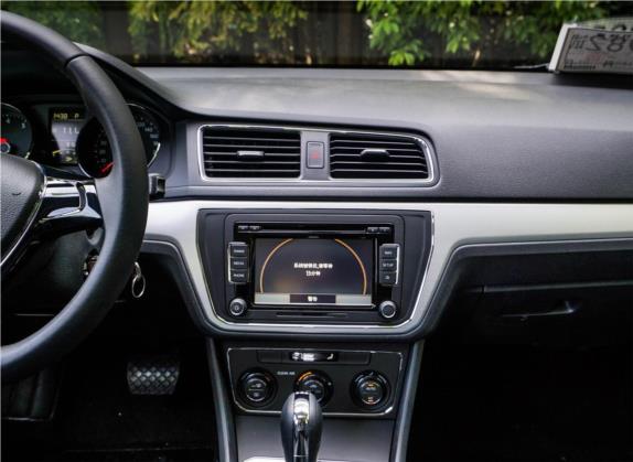 朗逸 2015款 1.2TSI DSG蓝驱技术版 中控类   中控台