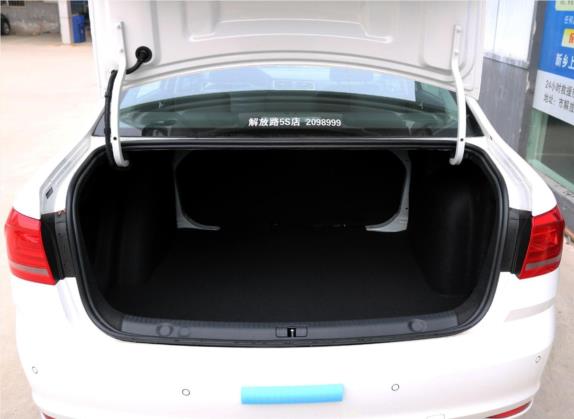 朗逸 2017款 1.6L 手动风尚版 车厢座椅   后备厢