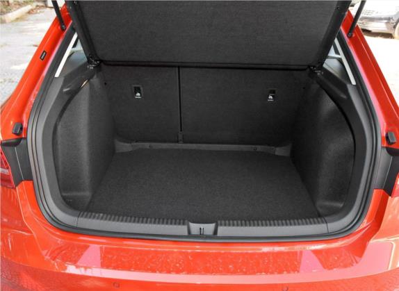 朗逸 2018款 两厢 200TSI DSG舒适版 国V 车厢座椅   后备厢
