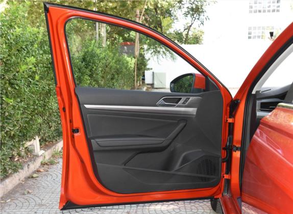 朗逸 2018款 两厢 200TSI DSG舒适版 国V 车厢座椅   前门板