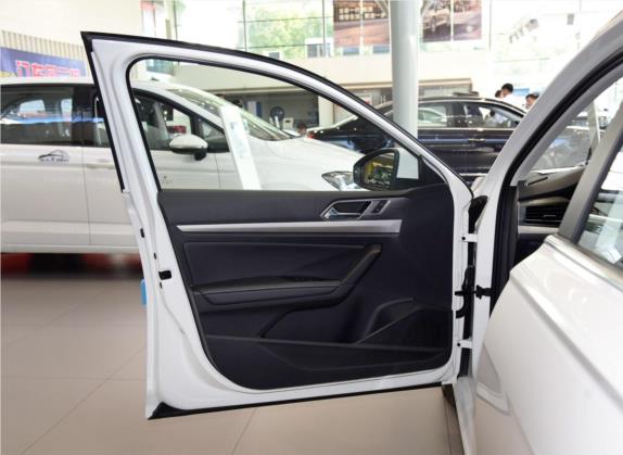 朗逸 2018款 两厢 280TSI DSG舒适版 国V 车厢座椅   前门板
