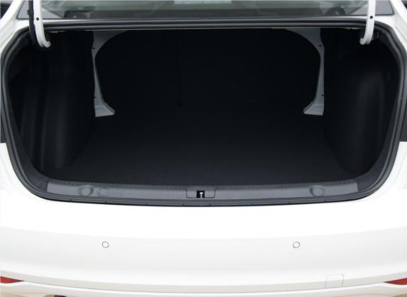 朗逸 2018款 经典 1.5L 手动舒适版 国VI 车厢座椅   后备厢