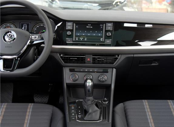 朗逸 2019款 两厢 280TSI DSG舒适版 国VI 中控类   中控台
