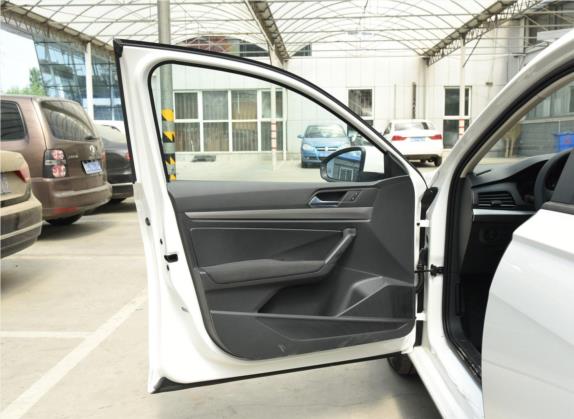 朗逸 2019款 1.5L 自动风尚版 国VI 车厢座椅   前门板