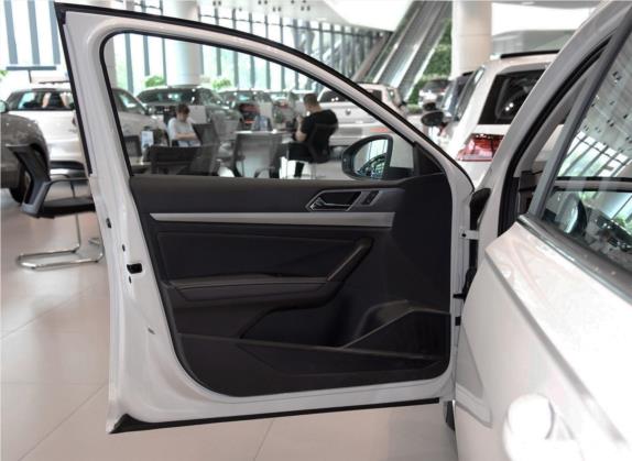 朗逸 2019款 两厢 200TSI DSG舒适版 国VI 车厢座椅   前门板