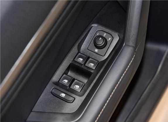 朗逸 2019款 两厢 200TSI DSG舒适版 国VI 车厢座椅   门窗控制