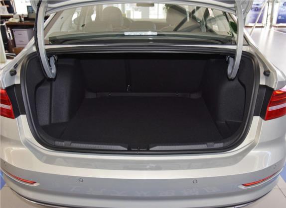朗逸 2019款 1.5L 自动视野版 国V 车厢座椅   后备厢