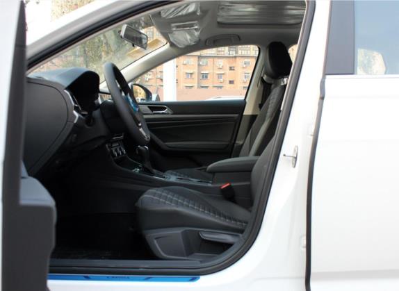 朗逸 2019款 1.5L 自动视野版 国VI 车厢座椅   前排空间