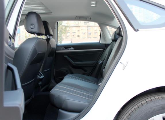 朗逸 2019款 1.5L 自动视野版 国VI 车厢座椅   后排空间