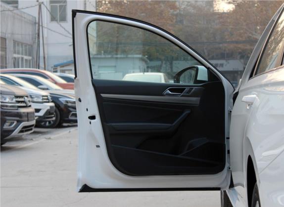 朗逸 2019款 1.5L 自动视野版 国VI 车厢座椅   前门板