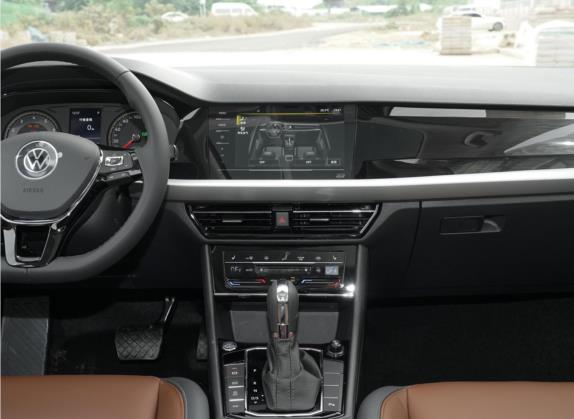 朗逸 2021款 280TSI DSG豪华版 中控类   中控台
