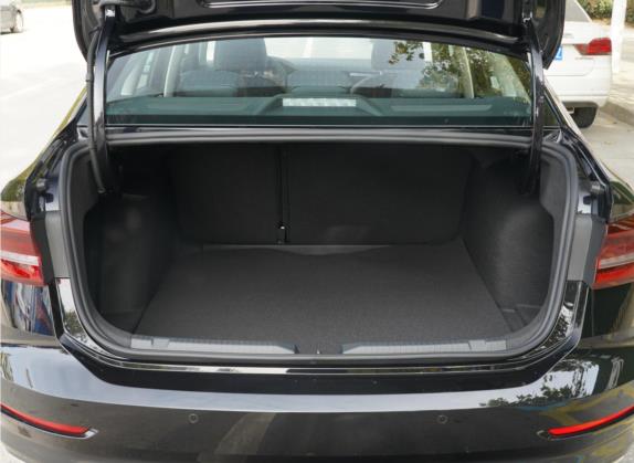 朗逸 2022款 1.5L 自动视野版 车厢座椅   后备厢
