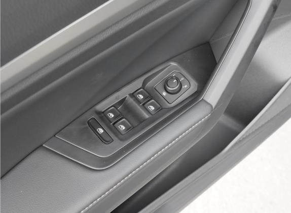 朗逸 2022款 1.5L 自动视野版 车厢座椅   门窗控制