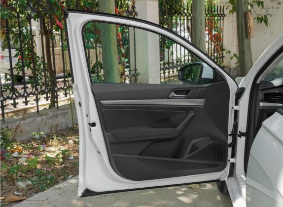 朗逸 2022款 1.5L 手动风尚版 车厢座椅   前门板