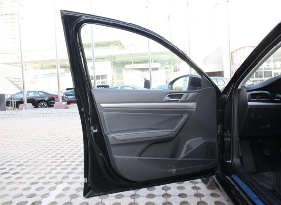 朗逸 2022款 1.5L 手动舒适版 车厢座椅   前门板