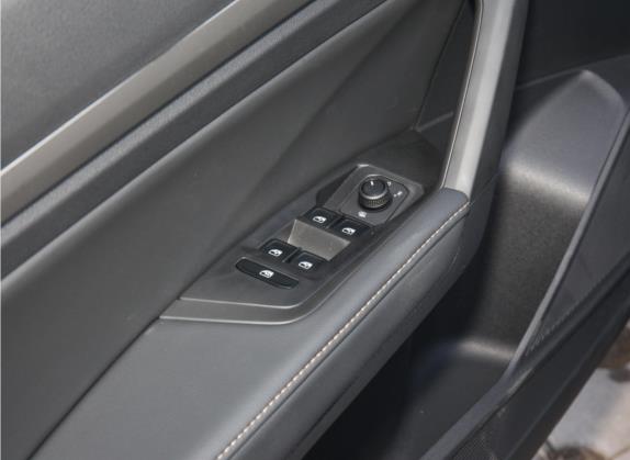 朗逸 2022款 1.5L 手动舒适版 车厢座椅   门窗控制