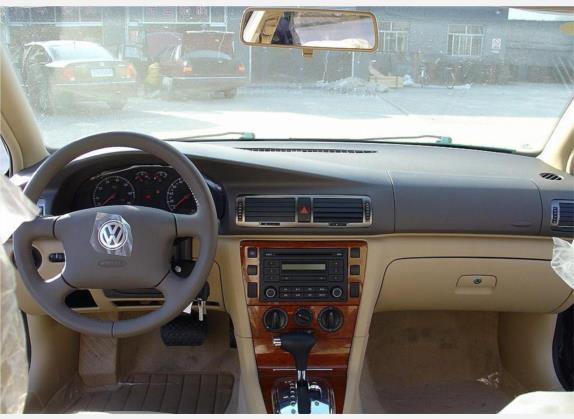 Passat领驭 2007款 1.8T 自动豪华型 中控类   中控全图