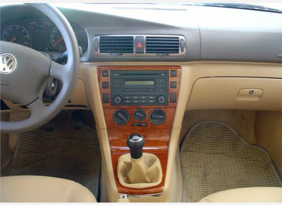 Passat领驭 2007款 1.8T 手动豪华型 中控类   中控台
