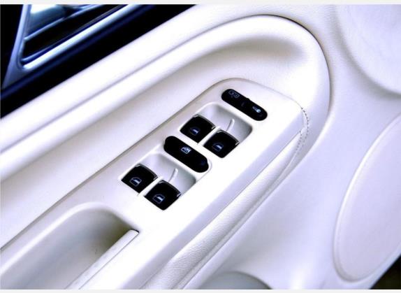 Passat领驭 2009款 2.0L MFI 自动尊享型 车厢座椅   门窗控制