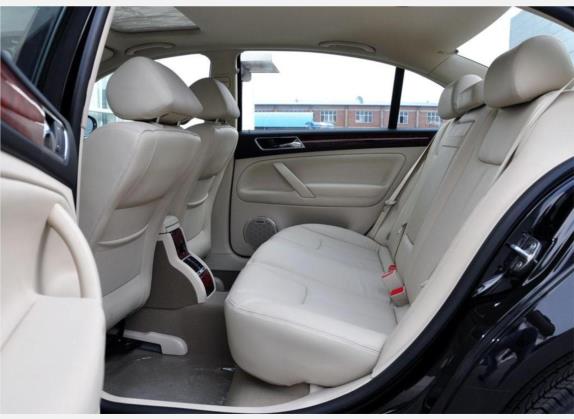 Passat领驭 2009款 1.8T 手动尊品型 车厢座椅   后排空间