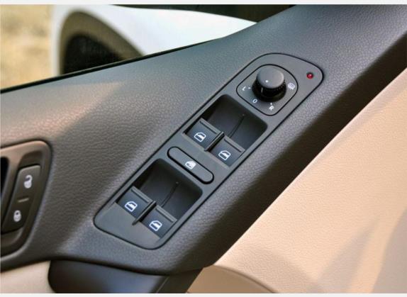途观 2010款 1.8TSI 自动两驱都会版 车厢座椅   门窗控制