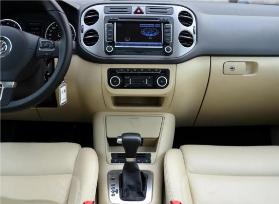 途观 2010款 1.8TSI 自动四驱菁英版 中控类   中控台