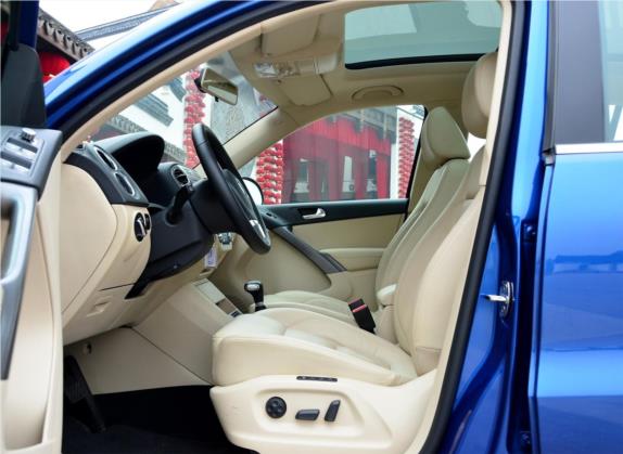 途观 2010款 1.8TSI 自动四驱菁英版 车厢座椅   前排空间