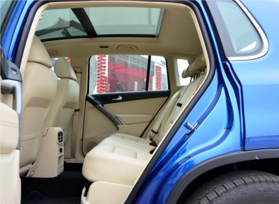 途观 2010款 1.8TSI 自动四驱菁英版 车厢座椅   后排空间