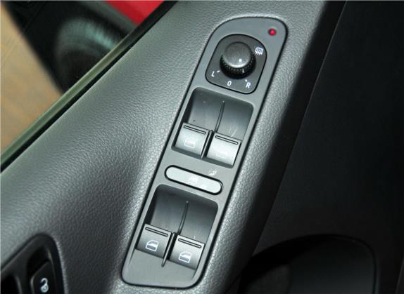 途观 2012款 1.8TSI 手动两驱都会版 车厢座椅   门窗控制