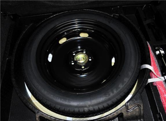 途观 2012款 1.8TSI 自动两驱风尚版 其他细节类   备胎