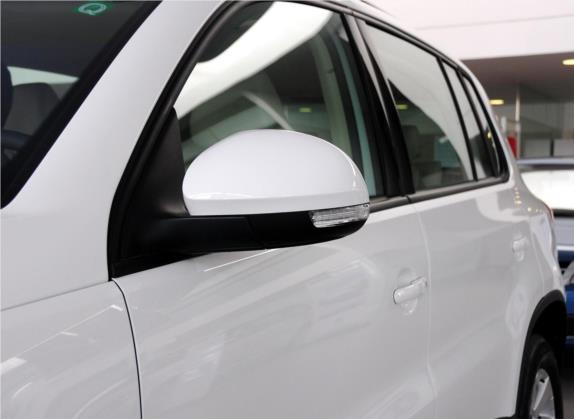 途观 2012款 1.8TSI 自动两驱风尚版 外观细节类   外后视镜