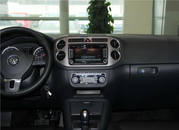 途观 2012款 1.8TSI 自动两驱菁英版 中控类   中控台