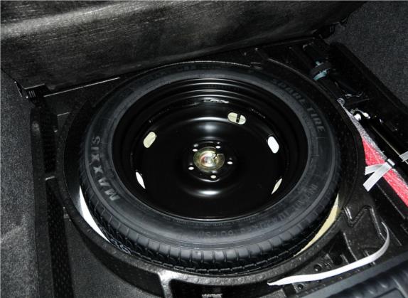 途观 2012款 1.8TSI 自动两驱菁英版 其他细节类   备胎