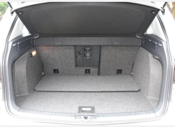 途观 2012款 1.8TSI 手动两驱进享版 车厢座椅   后备厢