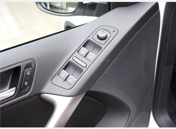 途观 2012款 1.8TSI 手动两驱进享版 车厢座椅   门窗控制