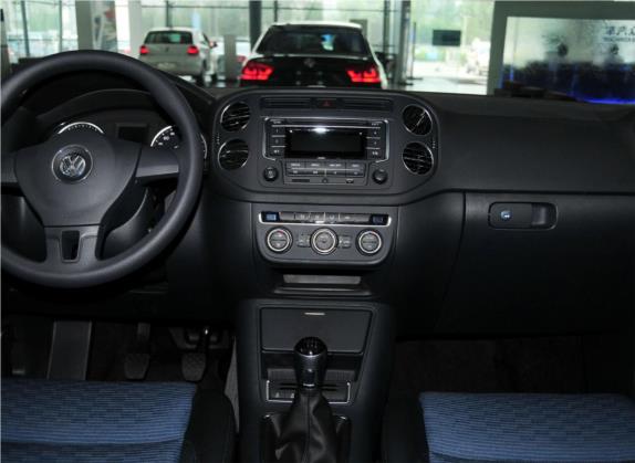 途观 2013款 1.4TSI 手动两驱蓝驱版 中控类   中控台
