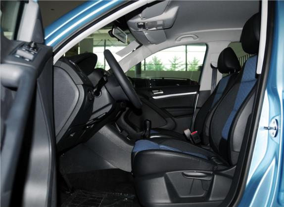 途观 2013款 1.4TSI 手动两驱蓝驱版 车厢座椅   前排空间