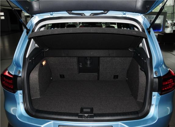 途观 2013款 1.4TSI 手动两驱蓝驱版 车厢座椅   后备厢