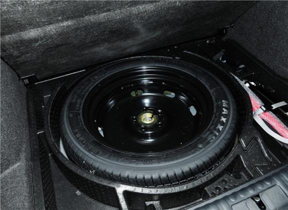 途观 2013款 1.8TSI 自动四驱豪华型 其他细节类   备胎