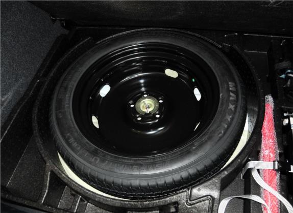 途观 2013款 2.0TSI 自动四驱豪华版 其他细节类   备胎