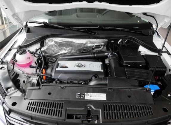 途观 2013款 2.0TSI 自动四驱豪华版 其他细节类   发动机舱