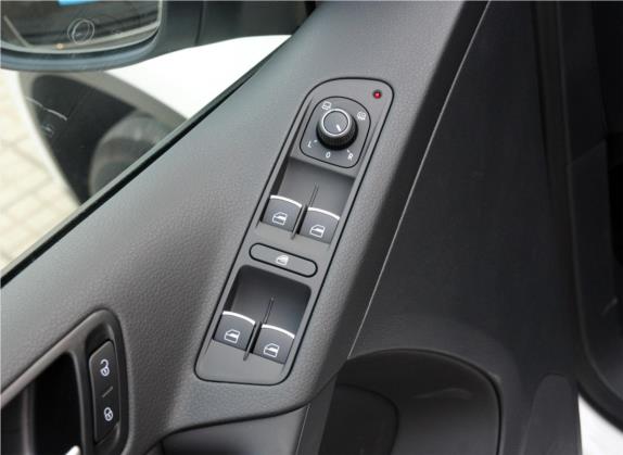 途观 2014款 1.8TSI 自动两驱30周年纪念版 车厢座椅   门窗控制