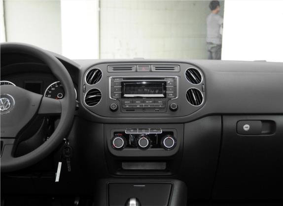 途观 2015款 1.8TSI 自动两驱风尚版 中控类   中控台